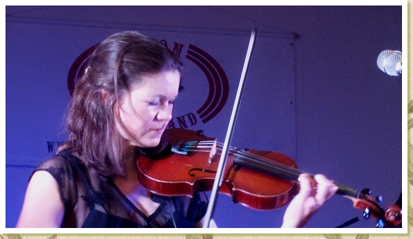 20150927 Linden (24)Regine,Yukon River Band